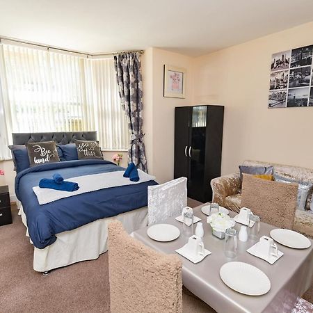 The Elm Wood Apartments Huddersfield Exterior foto