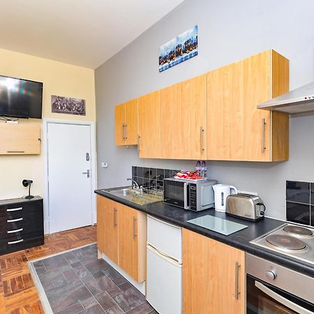 The Elm Wood Apartments Huddersfield Zimmer foto