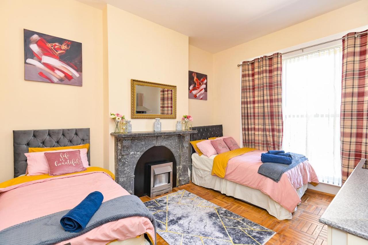 The Elm Wood Apartments Huddersfield Zimmer foto