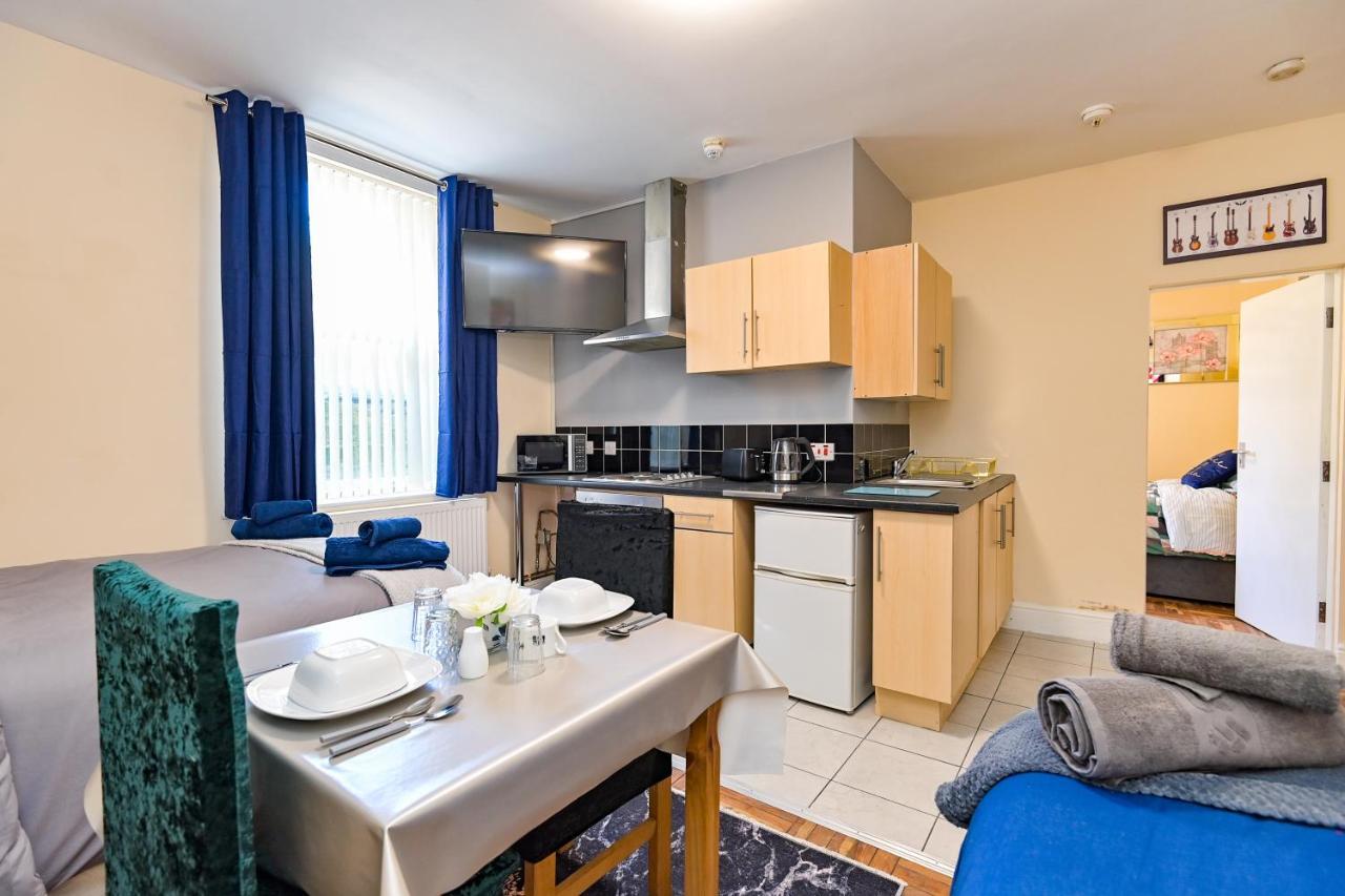 The Elm Wood Apartments Huddersfield Exterior foto