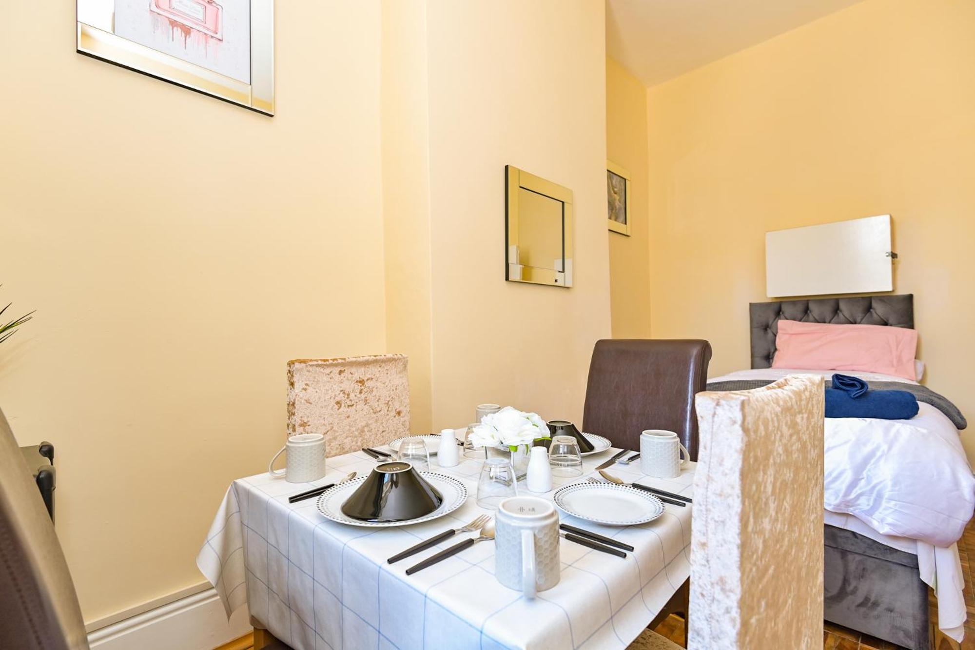 The Elm Wood Apartments Huddersfield Zimmer foto